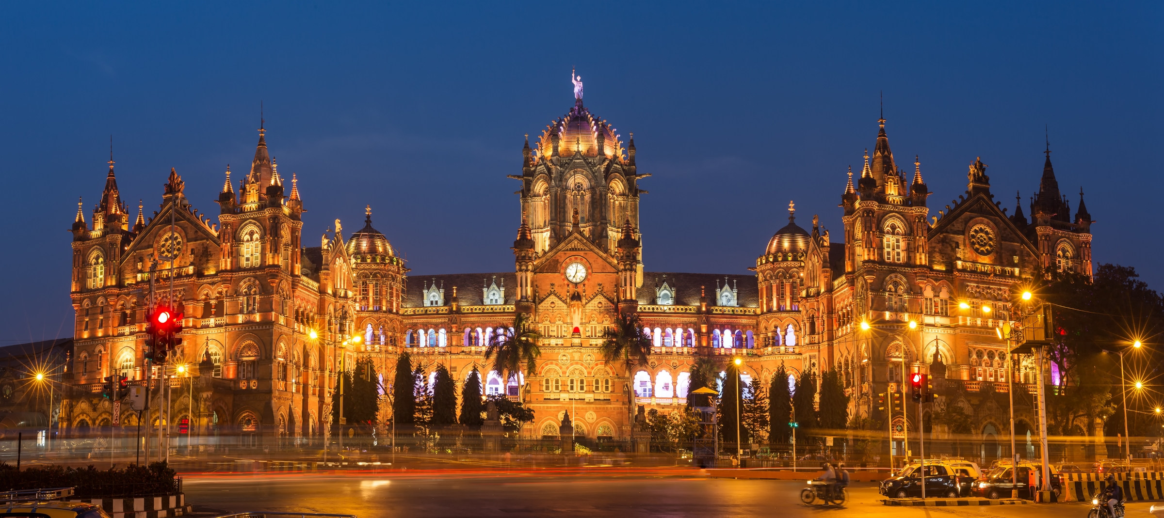 Victorian And Art Deco Ensemble Of Mumbai