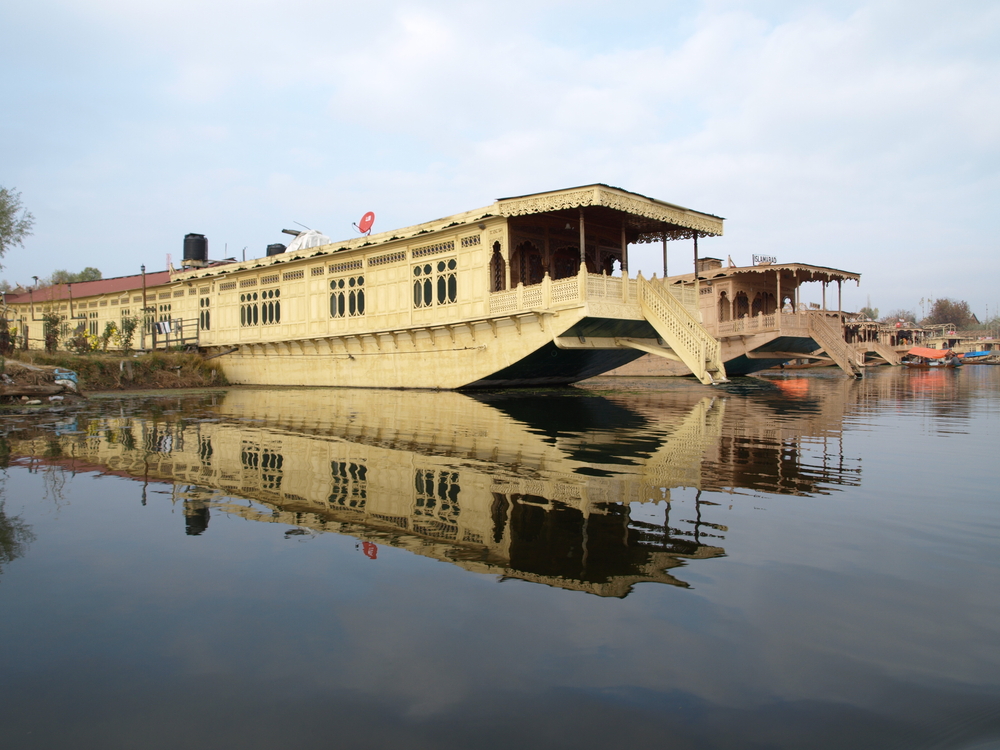Luxury Kashmir Houseboat On Dal Lake